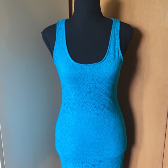 Mini lace blue dress - Picture 3 of 4